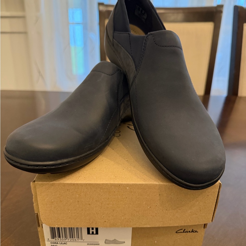 New - Clarks Women’s Cora Lilac Slip ons - Navy Marine